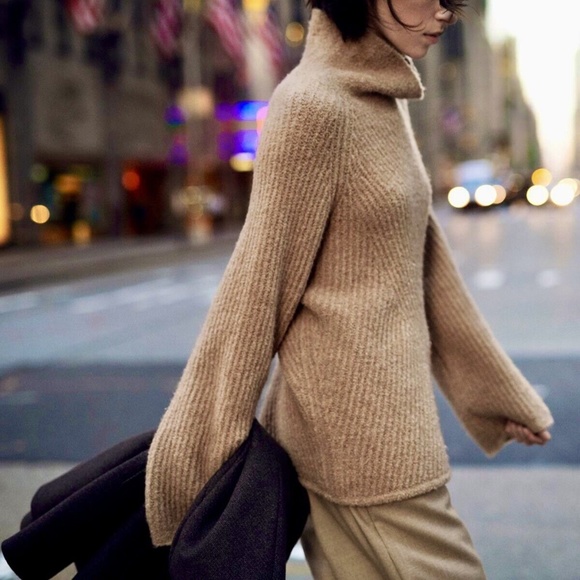 THEORY 100% Cashmere Moving Rib Turtleneck Sweater in Soft Camel Beige - Picture 4 of 13